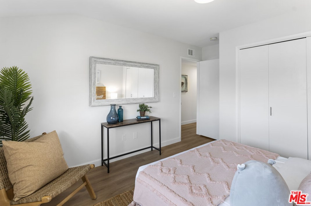 12721 Sanford St, Los Angeles CA  90066-6954 exterior