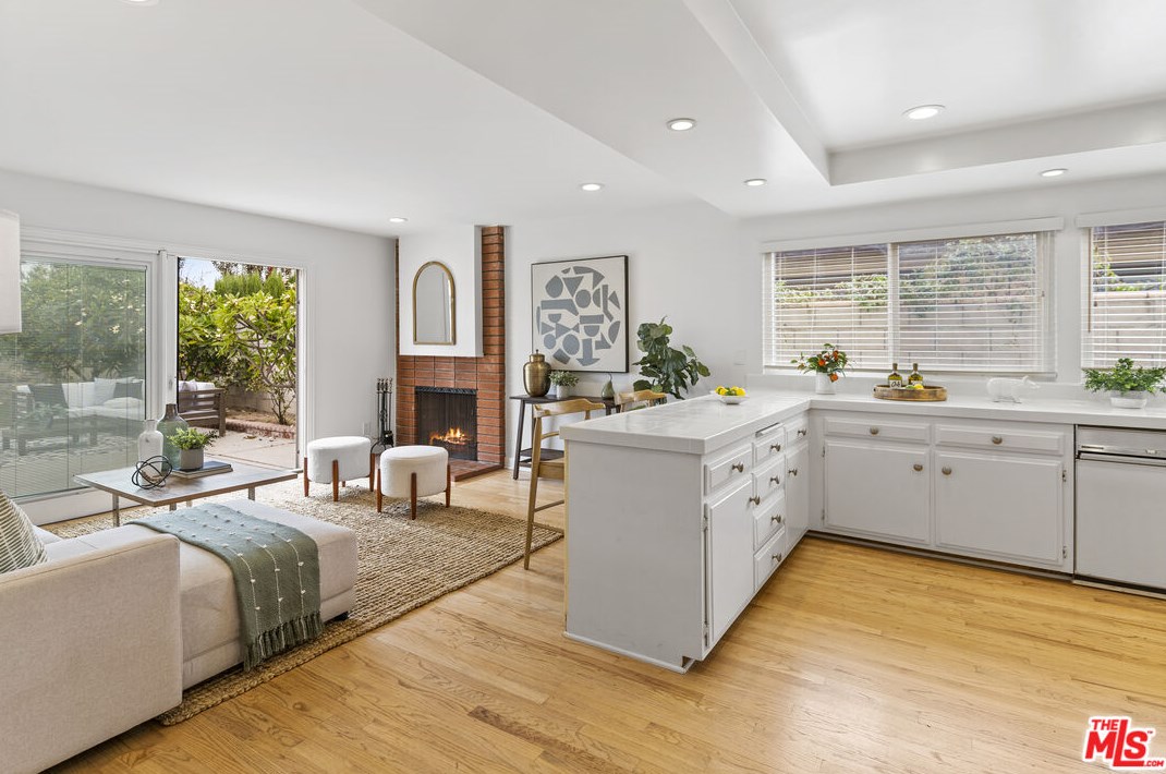 12721 Sanford St, Los Angeles CA  90066-6954 exterior