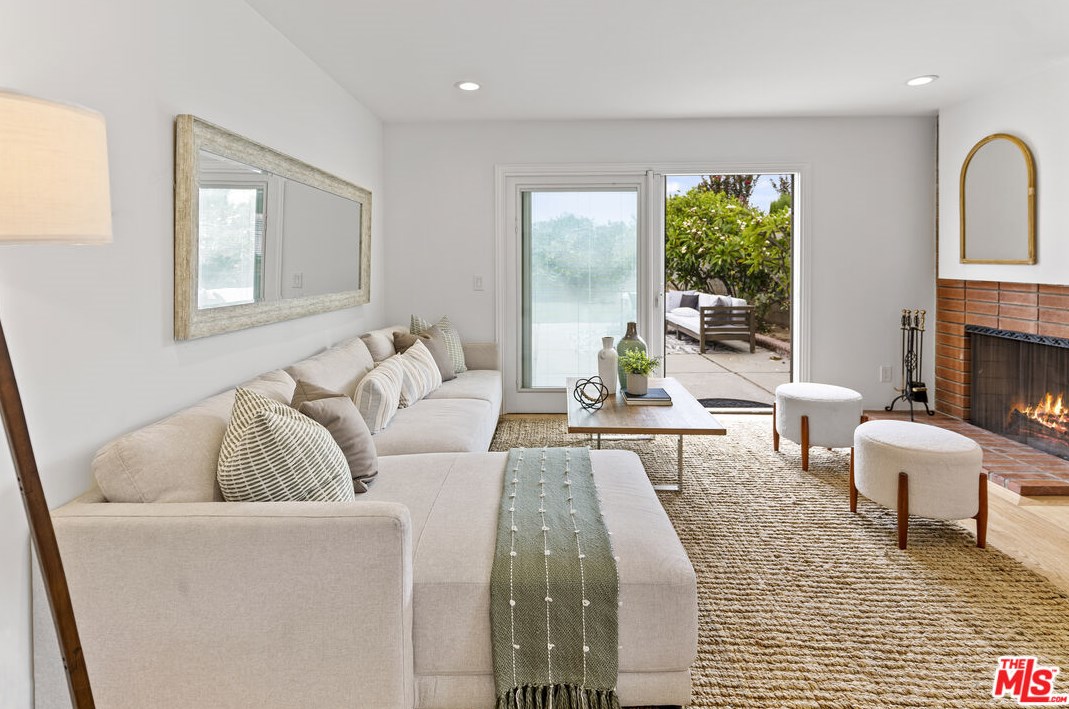 12721 Sanford St, Los Angeles CA  90066-6954 exterior