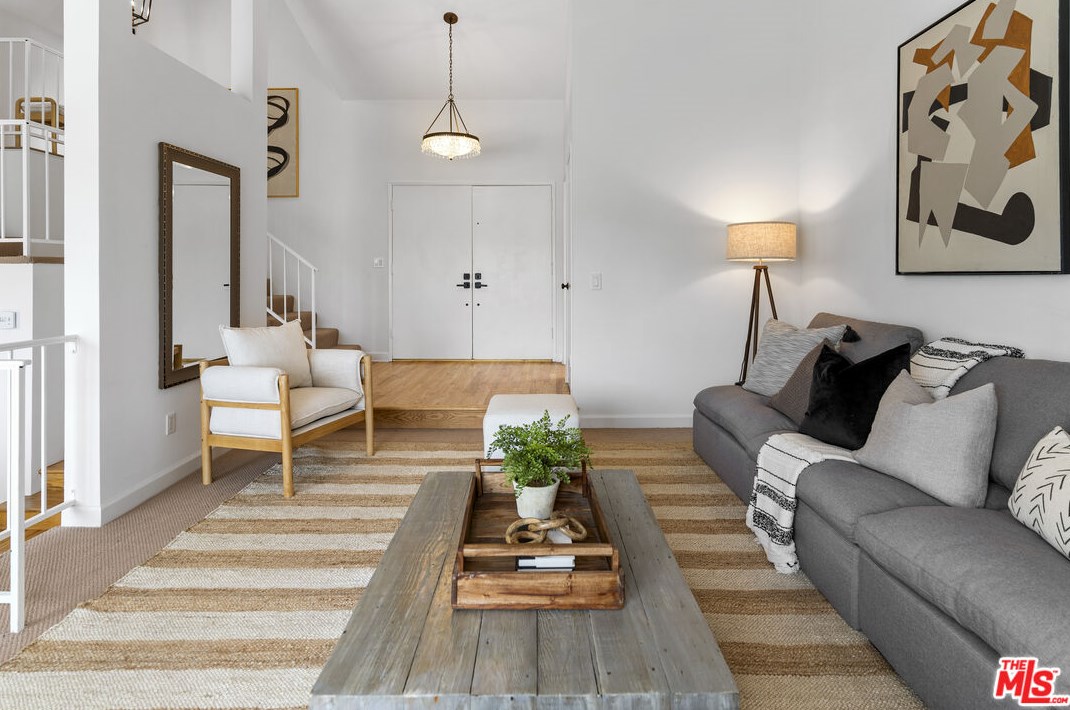 12721 Sanford St, Los Angeles CA  90066-6938 exterior