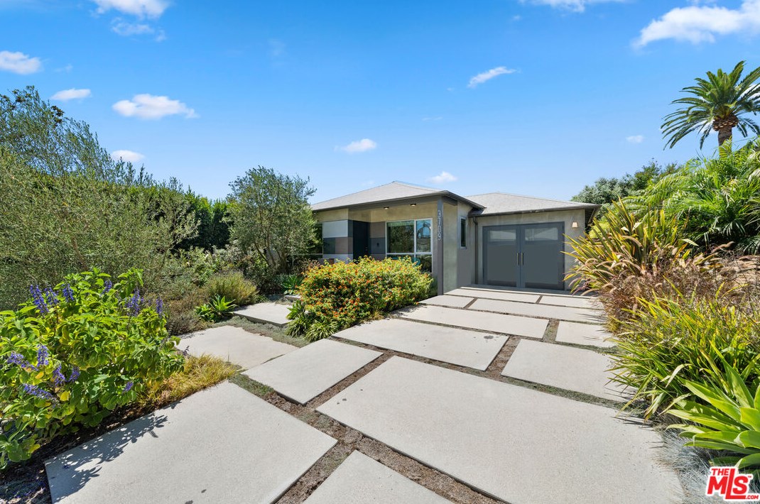 3709 Tilden Ave, Los Angeles, CA 90034-6911