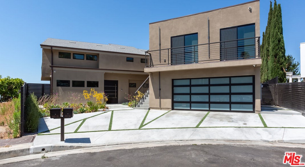 8012 Zeus Dr, Los Angeles, CA 90046