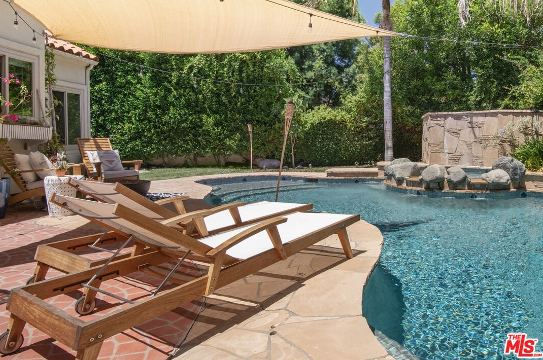 756 Cedar Point Pl, Thousand Oaks CA  91362-5422 exterior