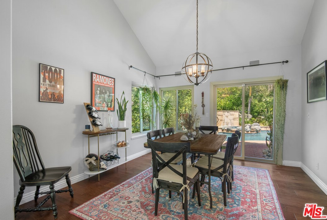 756 Cedar Point Pl, Thousand Oaks CA  91362-5422 exterior
