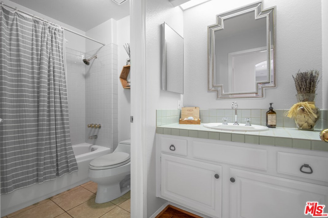 756 Cedar Point Pl, Thousand Oaks CA  91362-5422 exterior