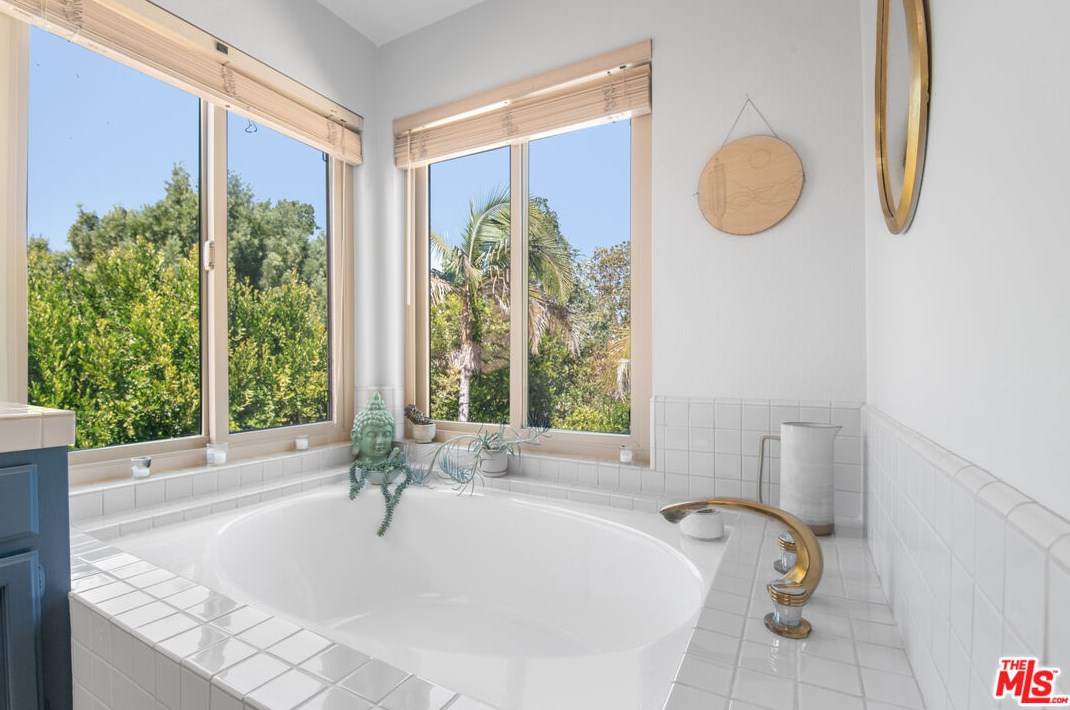 756 Cedar Point Pl, Thousand Oaks CA  91362-5422 exterior