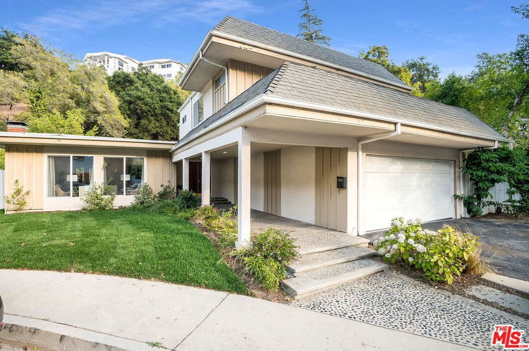 9708 Blantyre Dr, Beverly Hills, CA 90210