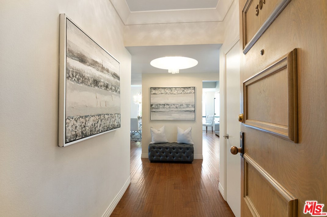 450 Oakhurst Dr, Beverly Hills, CA 90210-3989