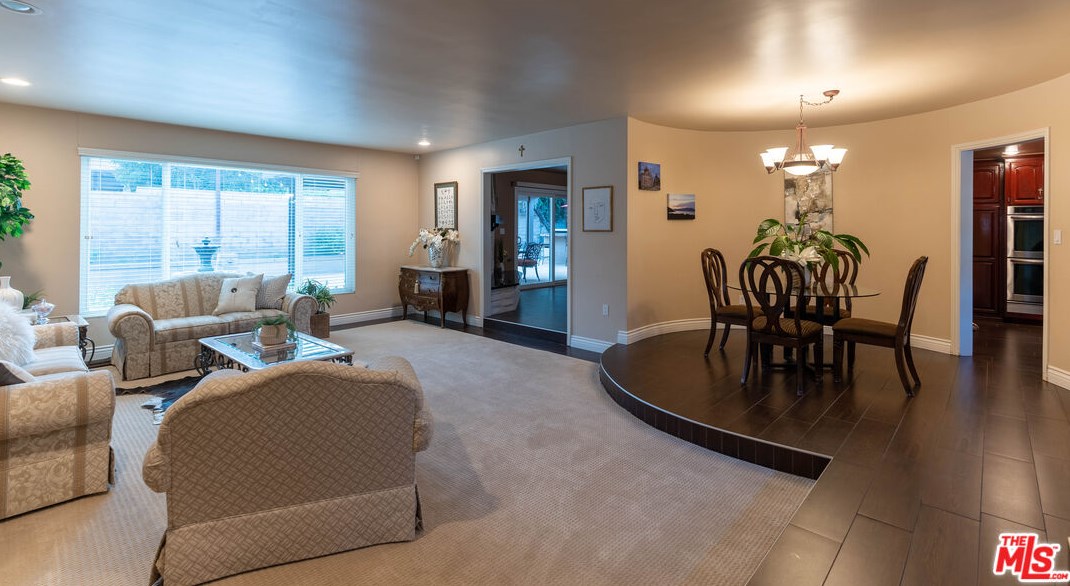 10713 Sunnybrae Ave, Chatsworth, CA 91311-1621