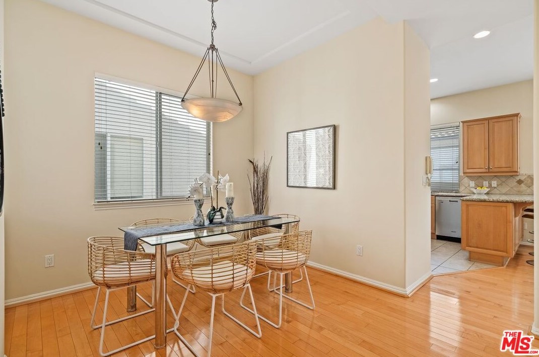 3794 Lenawee Ave, Los Angeles CA  90016-6201 exterior