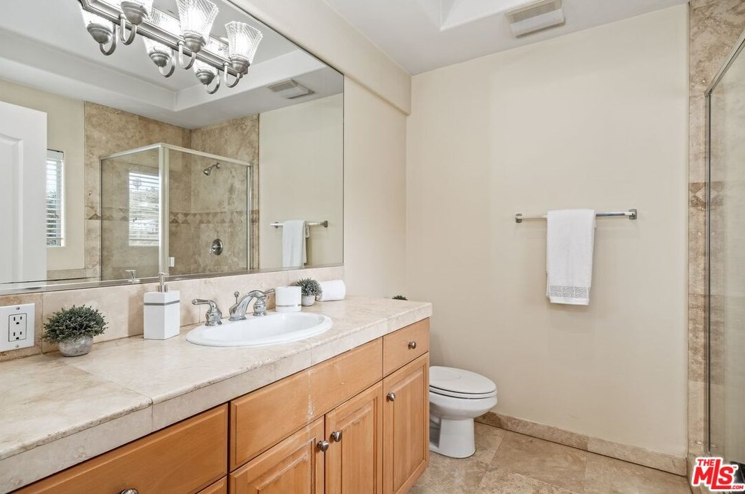 3794 Lenawee Ave, Los Angeles CA  90016-6201 exterior