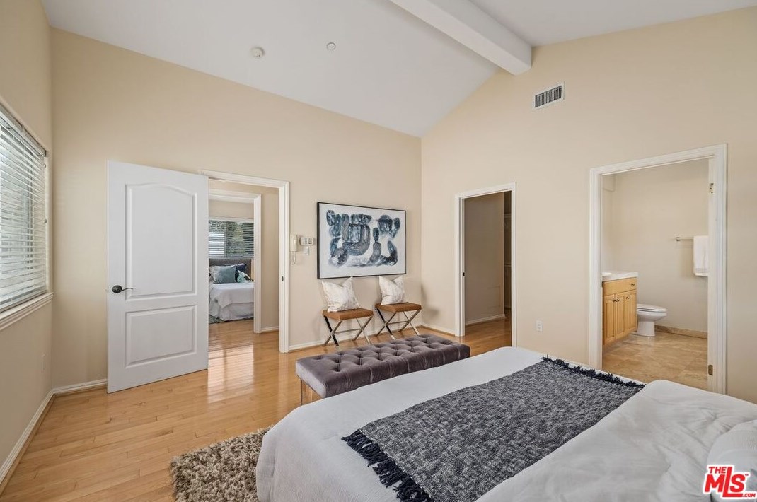 3794 Lenawee Ave, Los Angeles CA  90016-6201 exterior