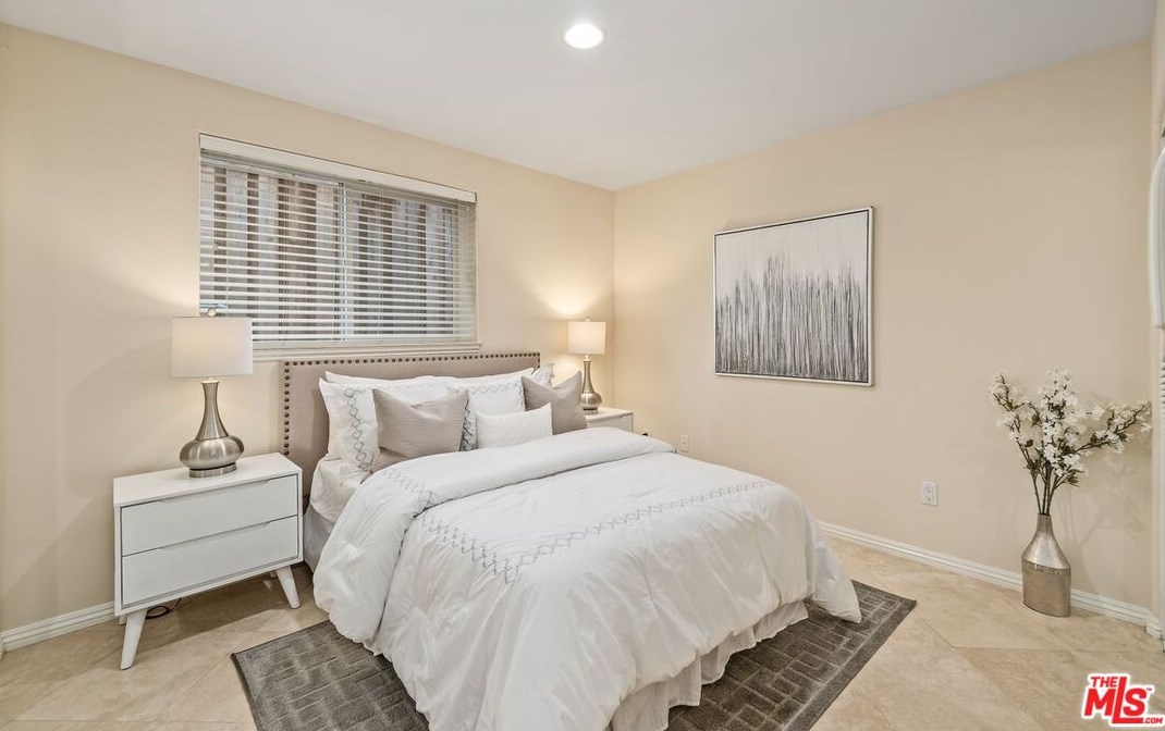 3794 Lenawee Ave, Los Angeles CA  90016-6201 exterior