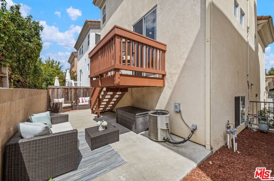 3794 Lenawee Ave, Los Angeles CA  90016-6201 exterior