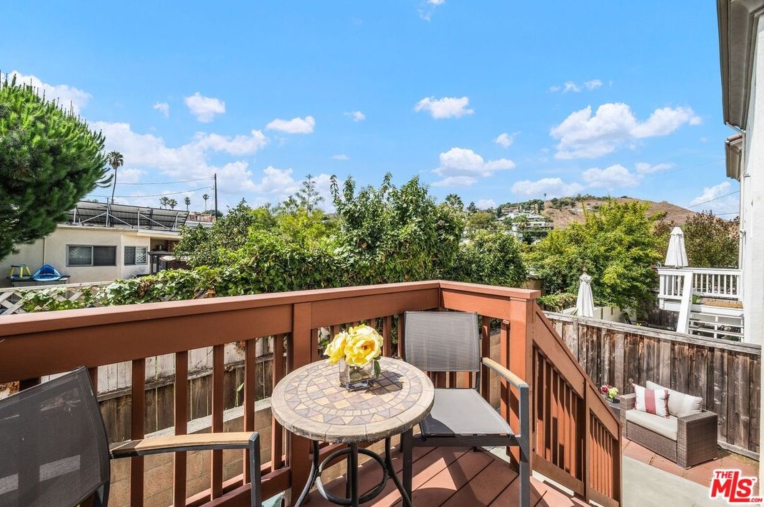 3794 Lenawee Ave, Los Angeles CA  90016-6201 exterior