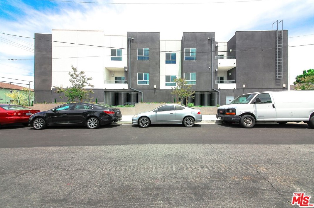 6302 Beck Ave, North Hollywood, CA 91606