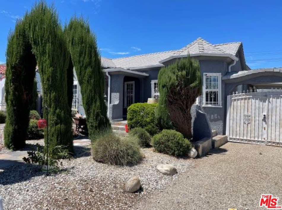 1827 78th St, Los Angeles, CA 90047-2336