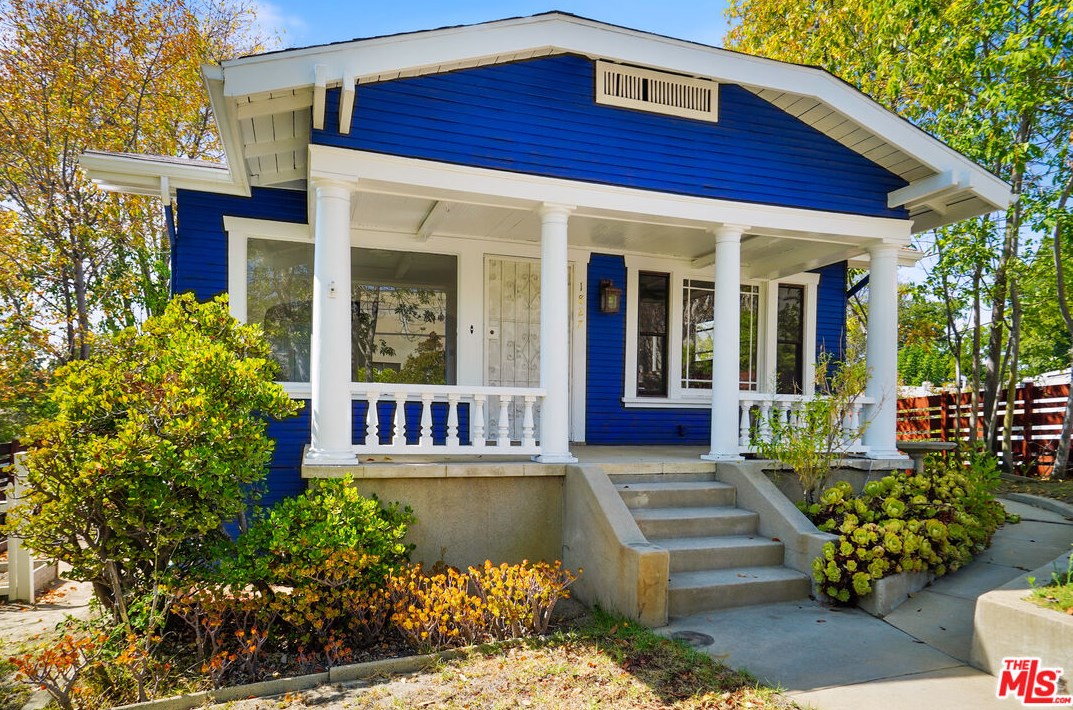 1827 Alvarado St, Los Angeles, CA 90026-1727