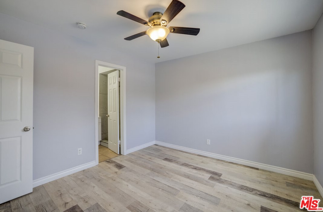 9445 Amboy Ave, Los Angeles CA  91331-4229 exterior