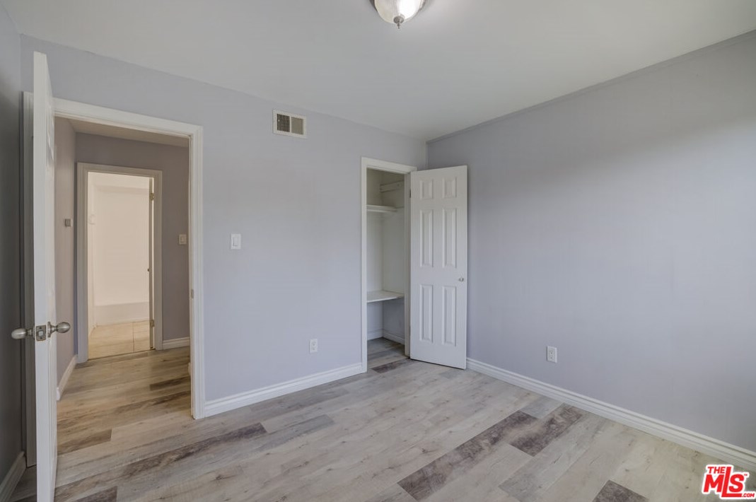 9445 Amboy Ave, Los Angeles CA  91331-4229 exterior