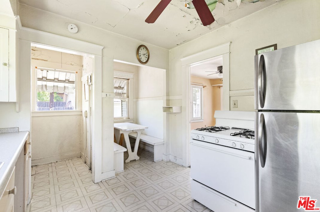 5208 Maywood Ave, Los Angeles CA  90041-1214 exterior