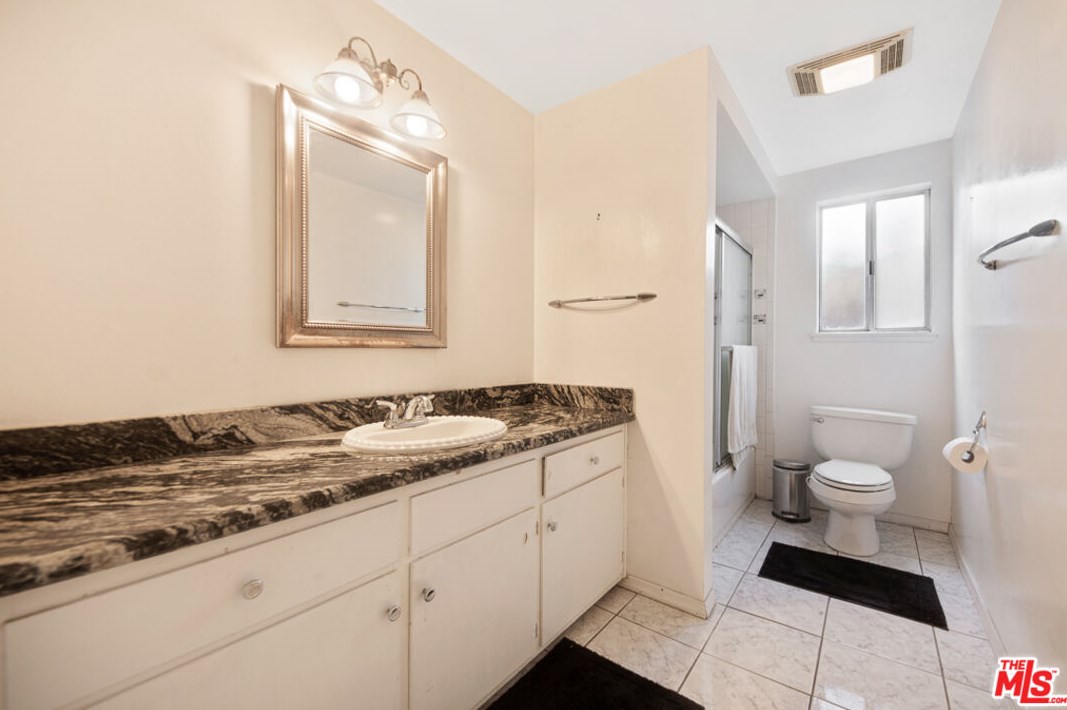 1527 Vly High Ave, Thousand Oaks CA 91362-1908 exterior