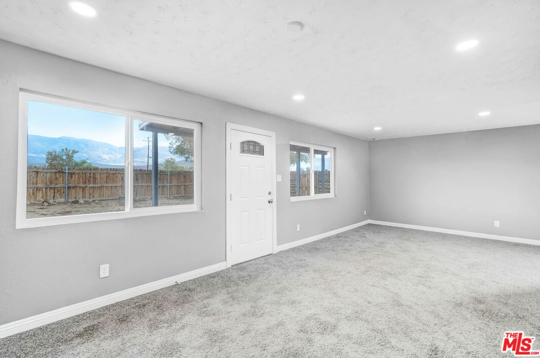 9989 Hope Ln, Lucerne Valley, CA 92356