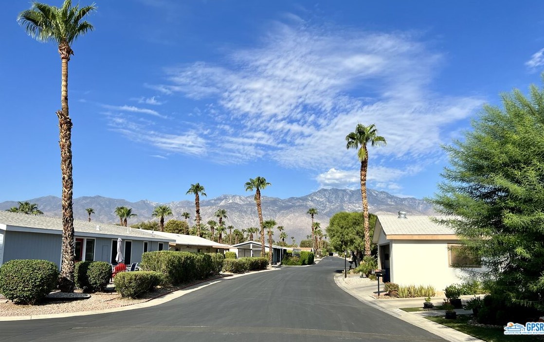 241 Settles Dr, Cathedral City CA  92234-6623 exterior