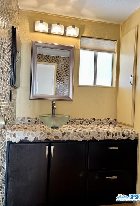 241 Settles Dr, Cathedral City CA  92234-6623 exterior