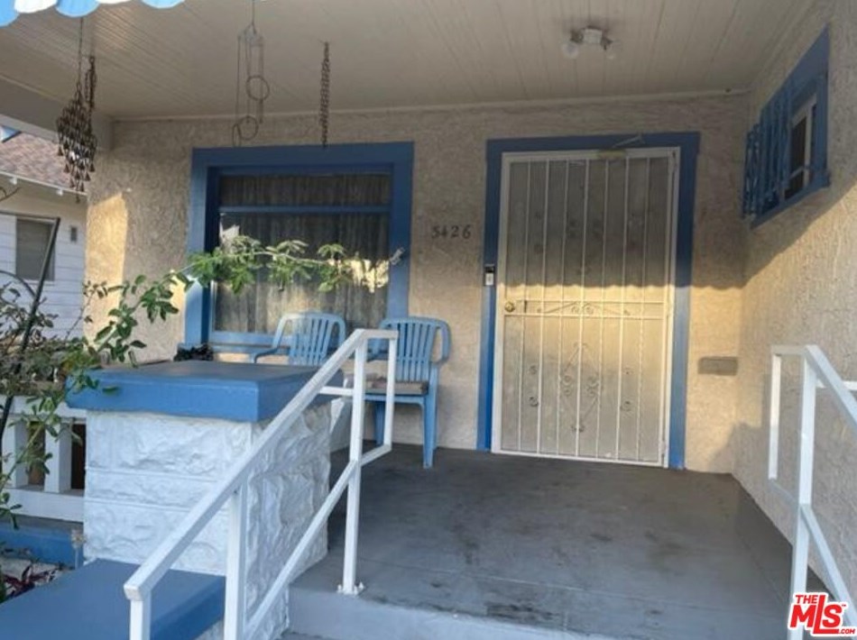 3426 6th Ave, Los Angeles, CA 90018-3716