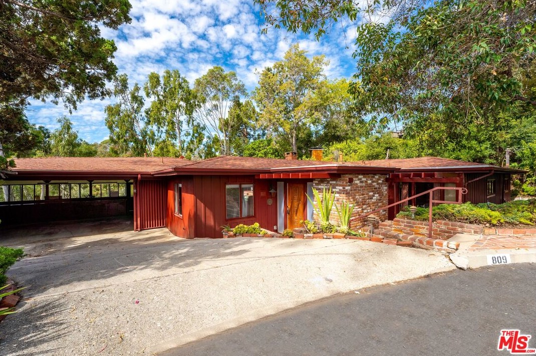 809 Broom Way, Los Angeles, CA 90049-1921