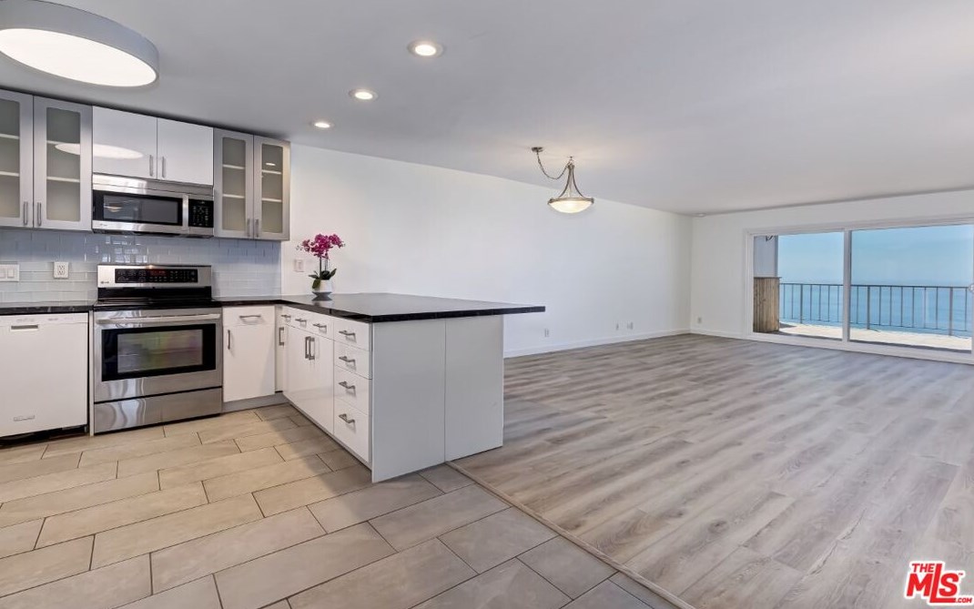 18203 Coastline Dr #8, Malibu, CA 90265