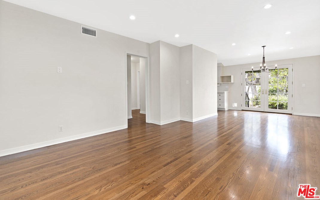 13929 Peach Grove St, Van Nuys, CA 91423