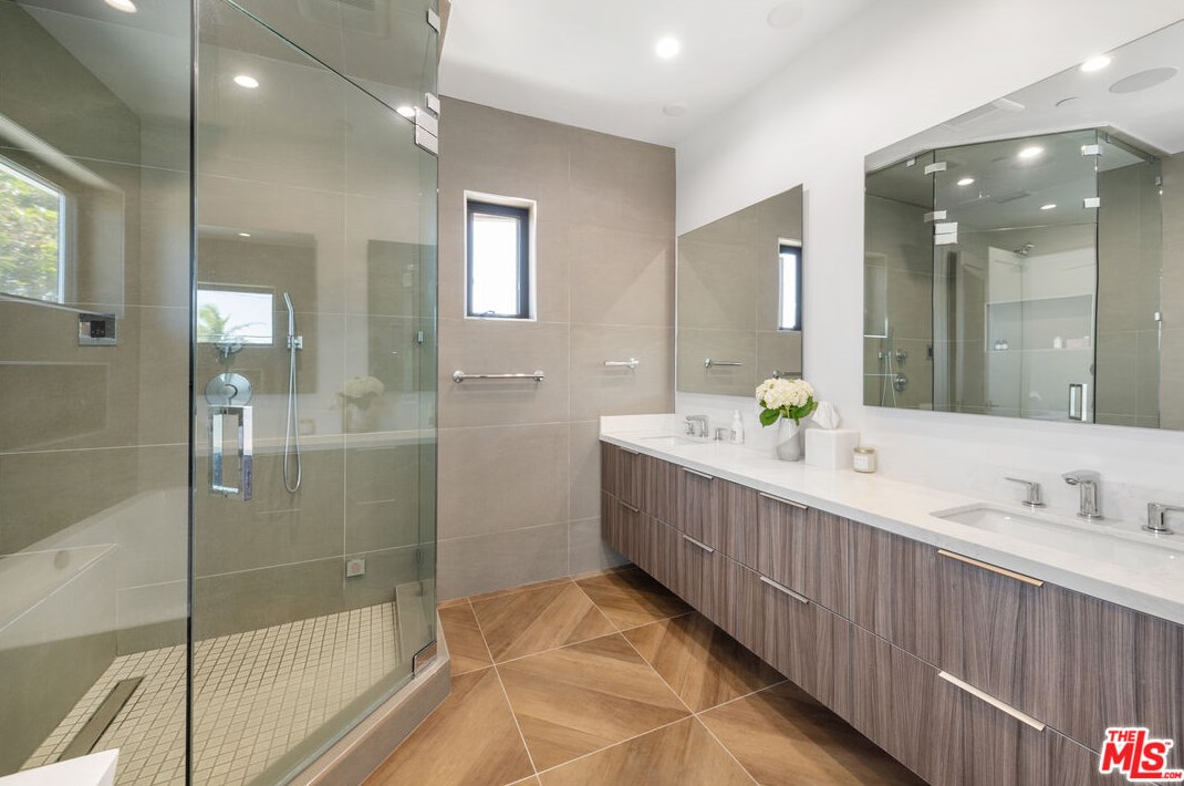 6562 Firebrand St, Los Angeles CA  90045-1211 exterior