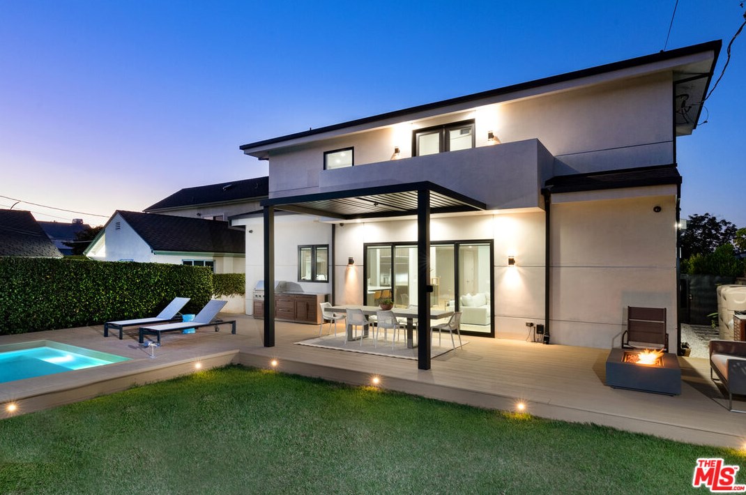 6562 Firebrand St, Los Angeles CA  90045-1211 exterior