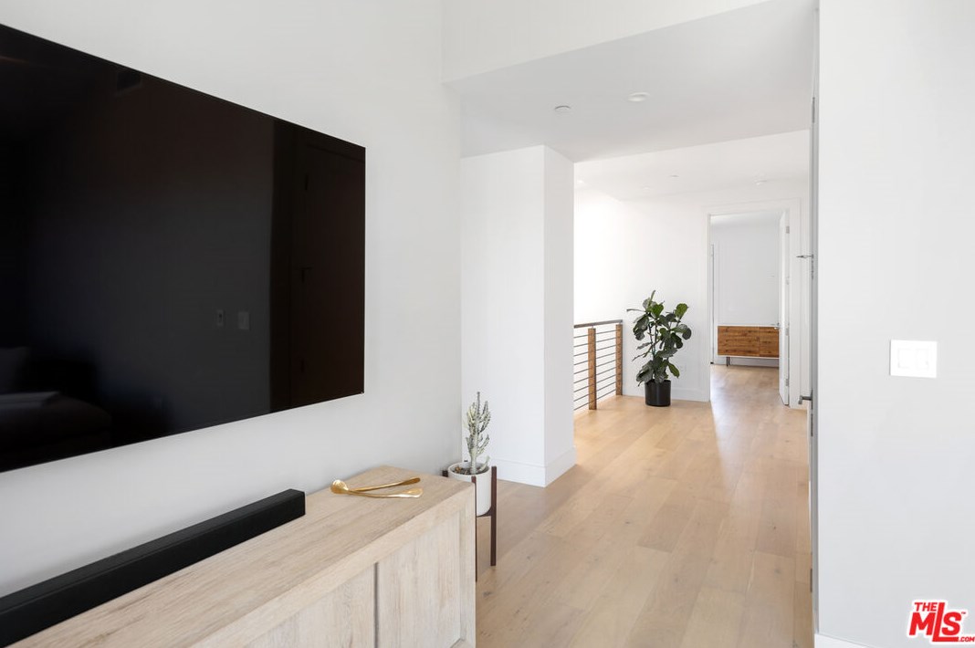 6562 Firebrand St, Los Angeles CA  90045-1211 exterior