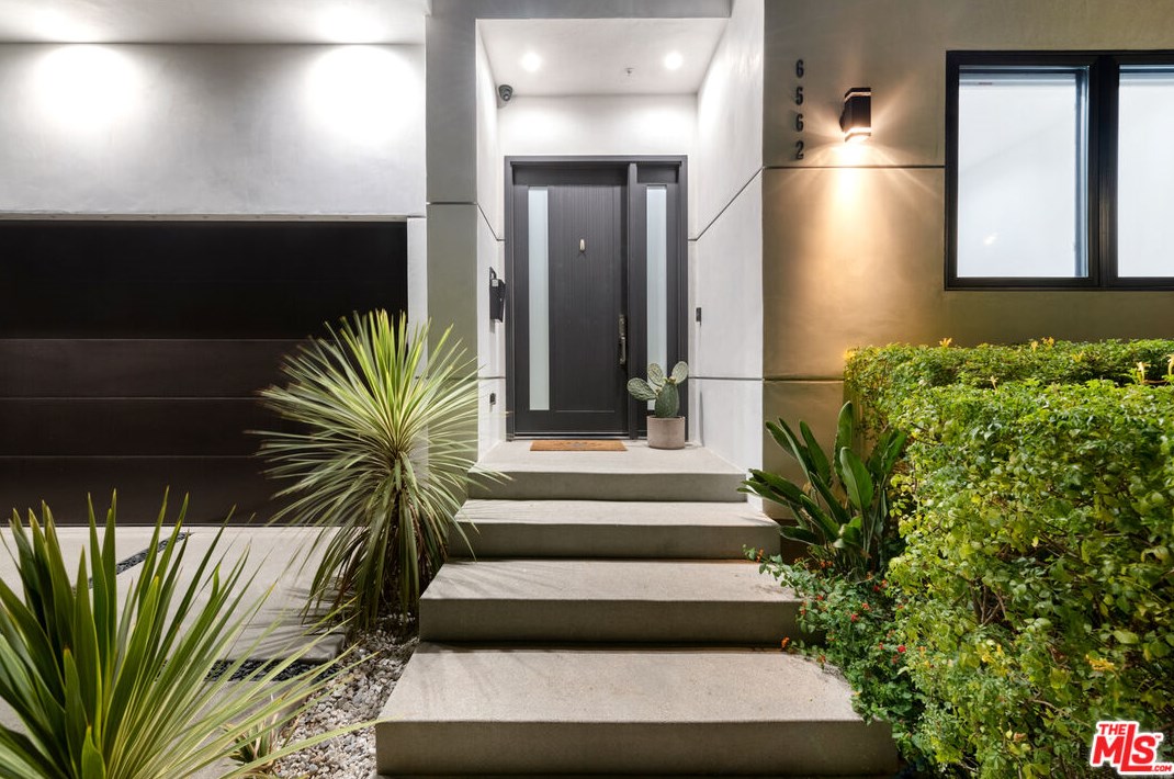 6562 Firebrand St, Los Angeles CA  90045-1211 exterior