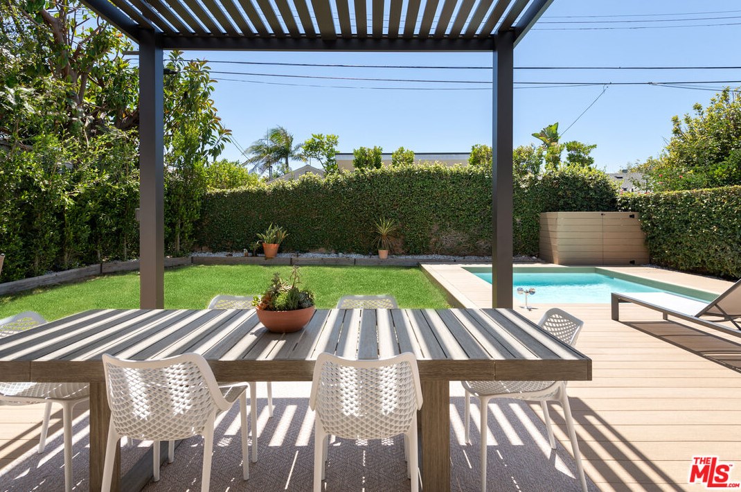 6562 Firebrand St, Los Angeles CA  90045-1211 exterior