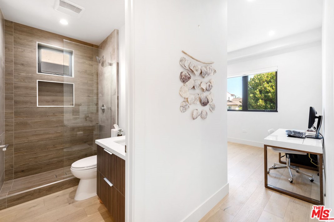 6562 Firebrand St, Los Angeles CA  90045-1211 exterior