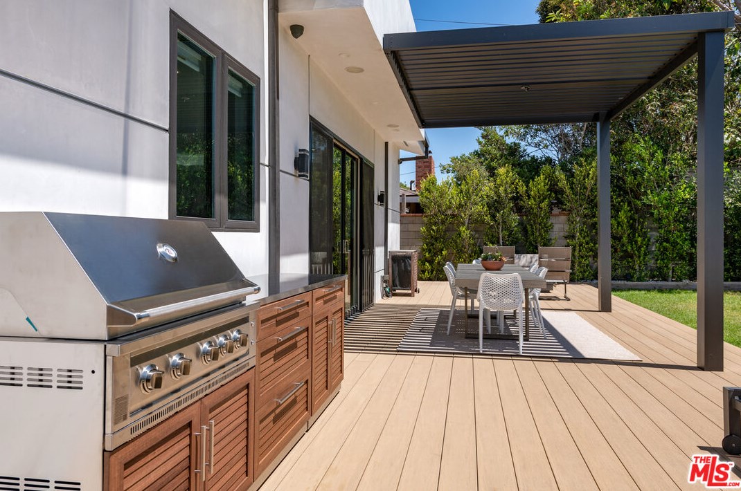 6562 Firebrand St, Los Angeles CA  90045-1211 exterior