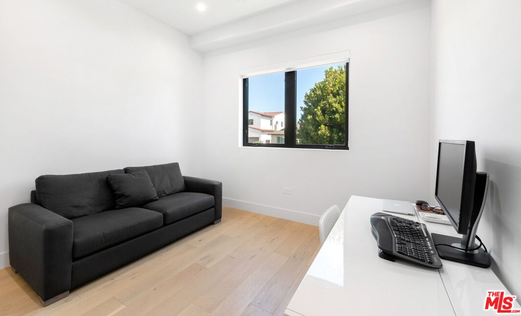 6562 Firebrand St, Los Angeles CA  90045-1211 exterior