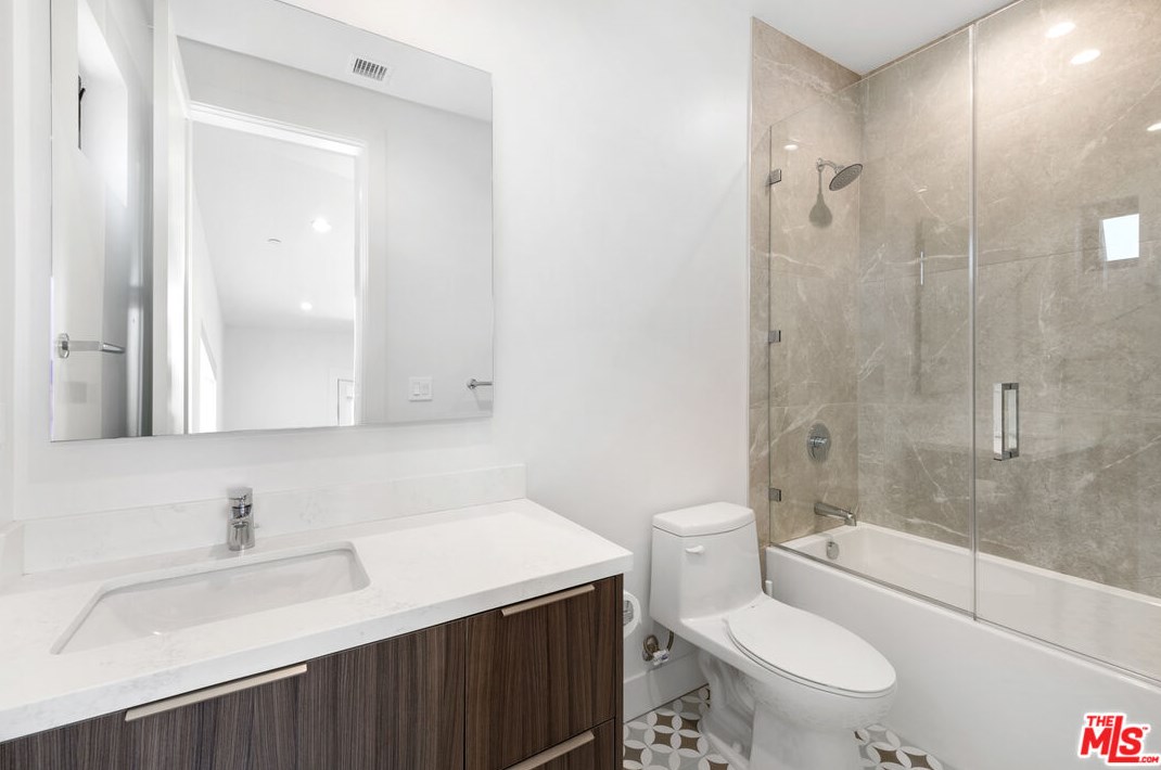 6562 Firebrand St, Los Angeles CA  90045-1211 exterior