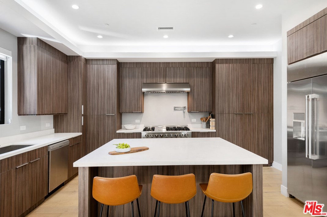 6562 Firebrand St, Los Angeles CA  90045-1211 exterior