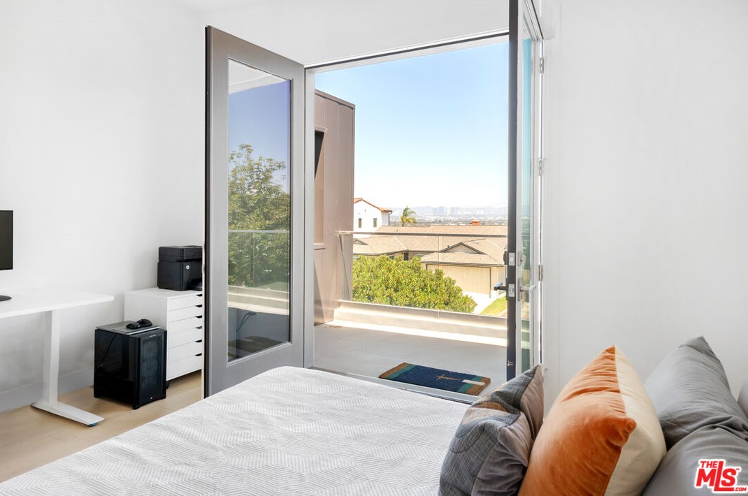 6562 Firebrand St, Los Angeles CA  90045-1211 exterior