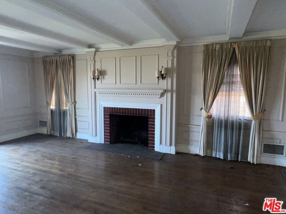 3670 Amesbury Rd, Los Angeles, CA 90027-1304