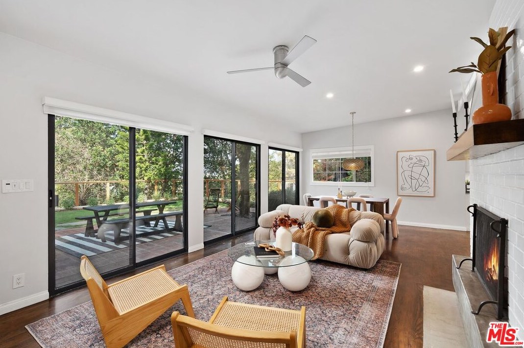 7310 Pyramid Dr, Los Angeles, CA 90046-1313