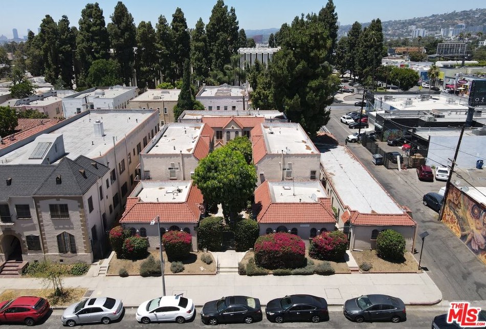 639 Spaulding Ave, Los Angeles CA  90036-1839 exterior