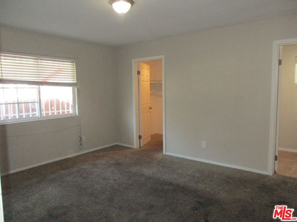 633 89th St, Los Angeles CA  90002-1602 exterior