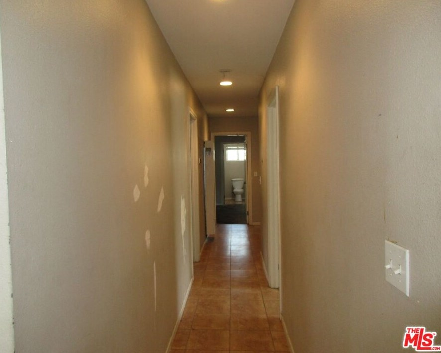 633 89th St, Los Angeles CA  90002-1602 exterior