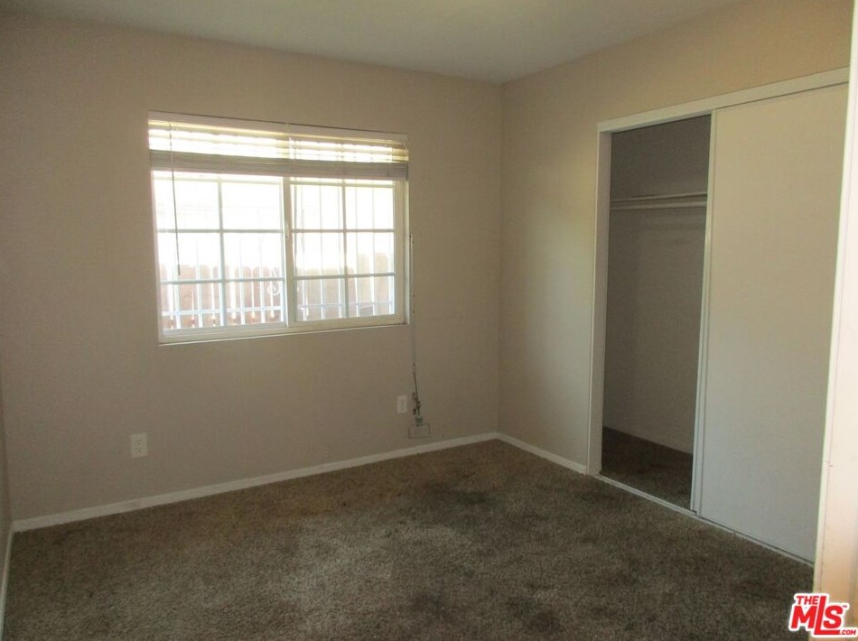 633 89th St, Los Angeles CA  90002-1602 exterior